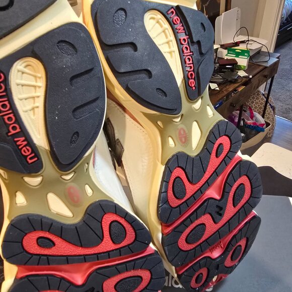 Men’s New Balance 1000 “Sea Salt” Astro Dust Size 12 White Red (M1000CB) NEW - Picture 8 of 9